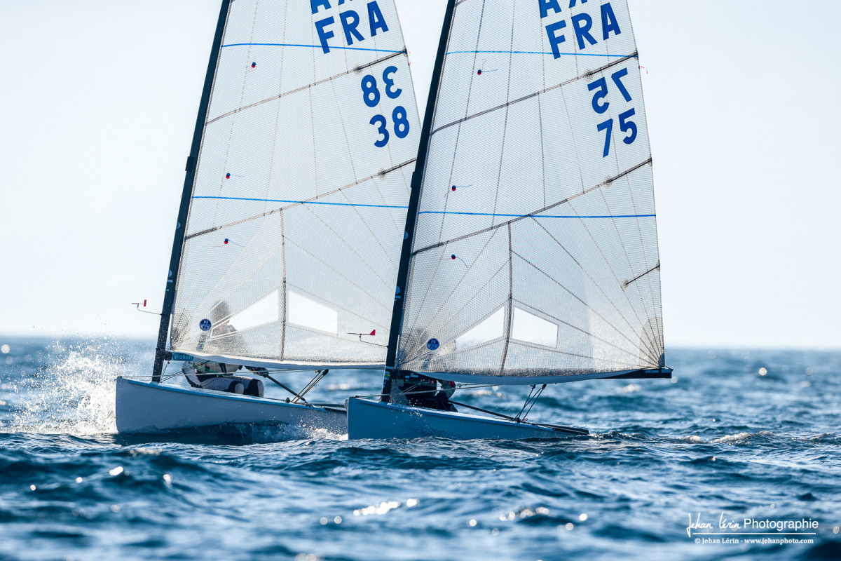 Laurent Hay FRA 75 et Michel Audouin FRA 38 au coude à coude.
