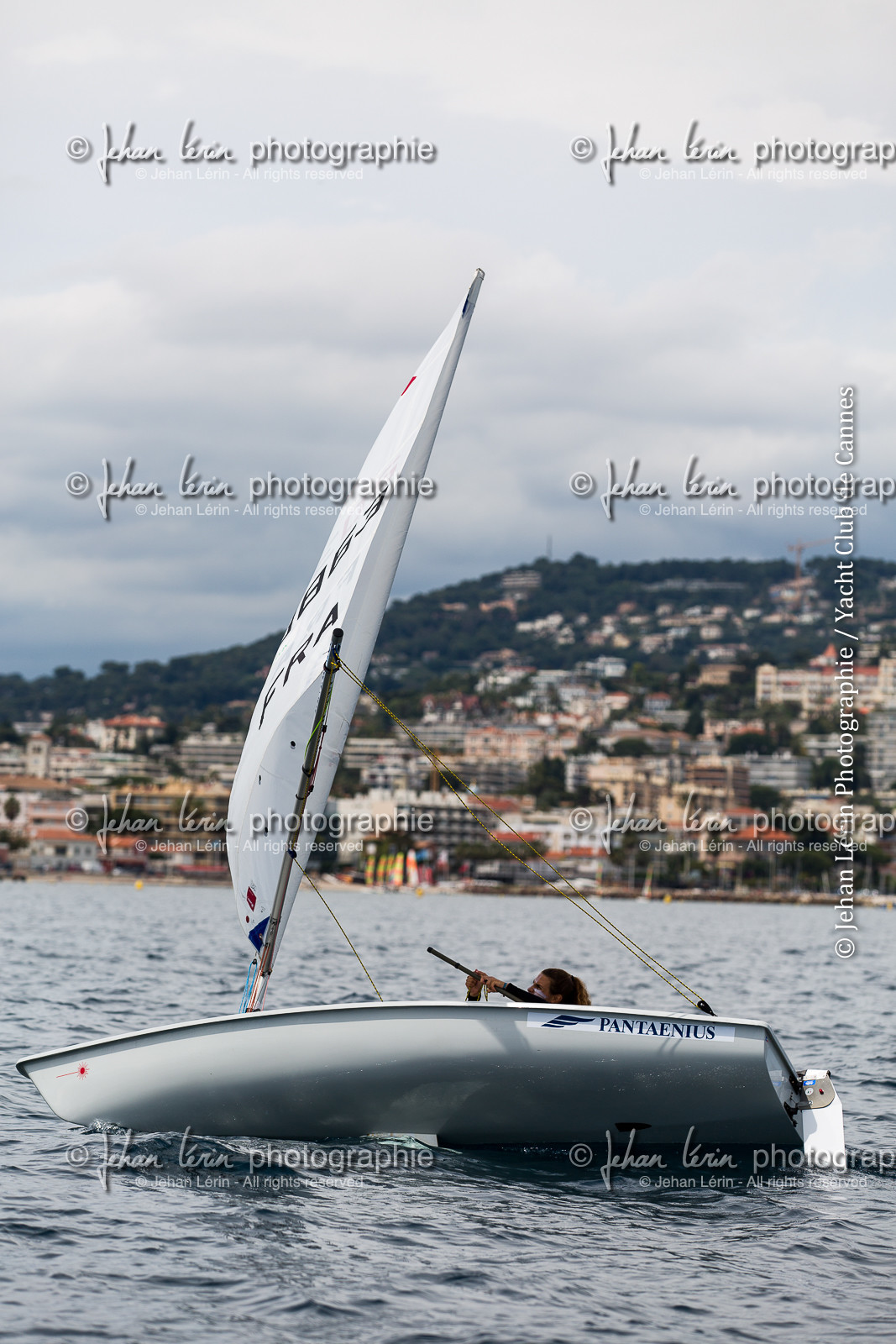 entrainement-laser-radial_louise-cervera_matisse-pacaud_ycc_cannes_jl_5d3_02-06-2016-0475.jpg