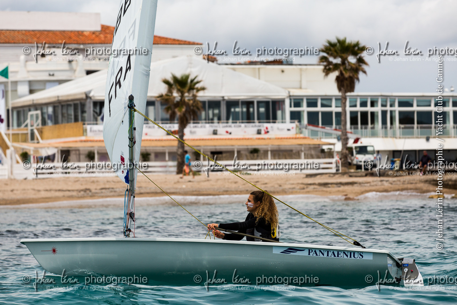 entrainement-laser-radial_louise-cervera_matisse-pacaud_ycc_cannes_jl_5d3_02-06-2016-0298.jpg