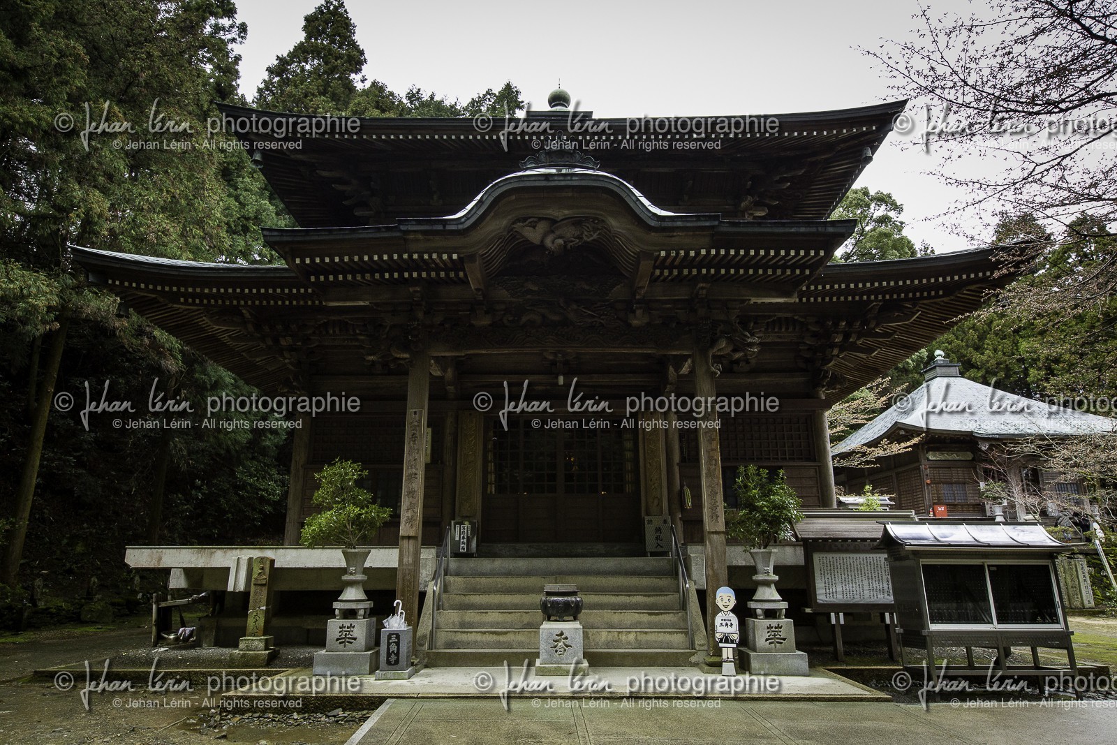 sankakuji_temple-65_shikoku_japon_04-04_2014-0953.jpg