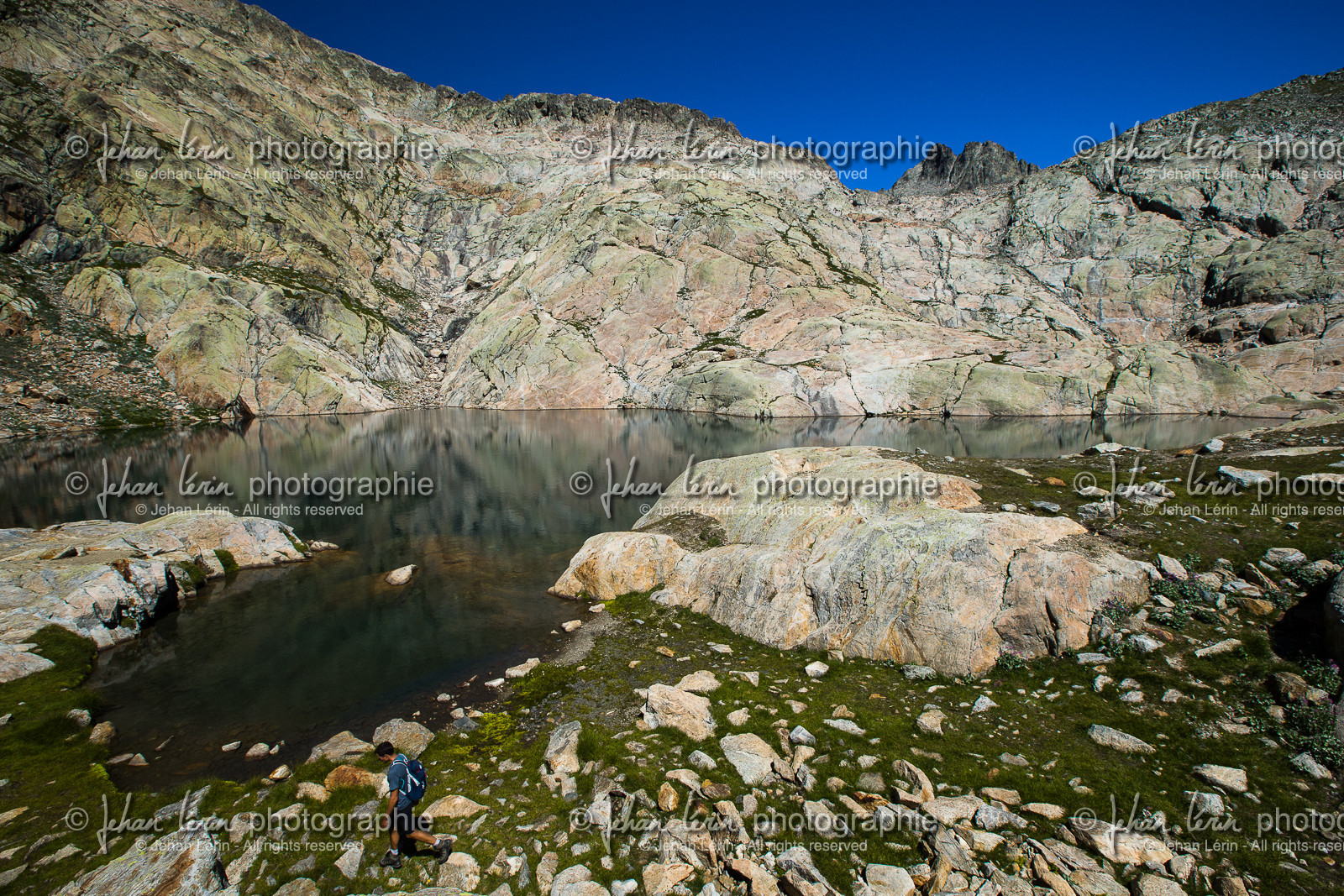 lacs-besson_refuge-de-la-cougourde_jl_1dx_21-08-2016-1438.jpg