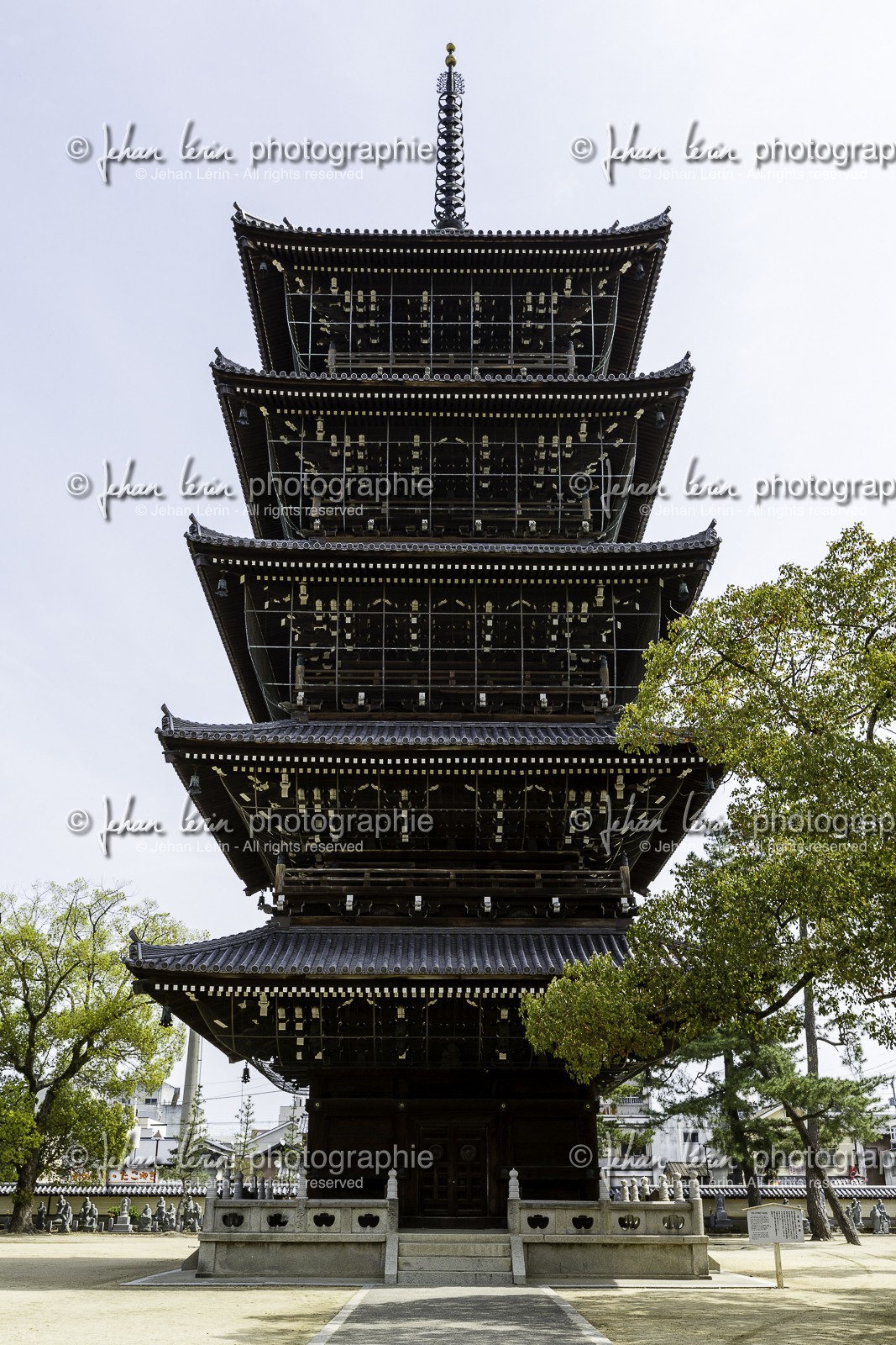 zentsuji_temple-75_shikoku_japon_07-04_2014-1036.jpg