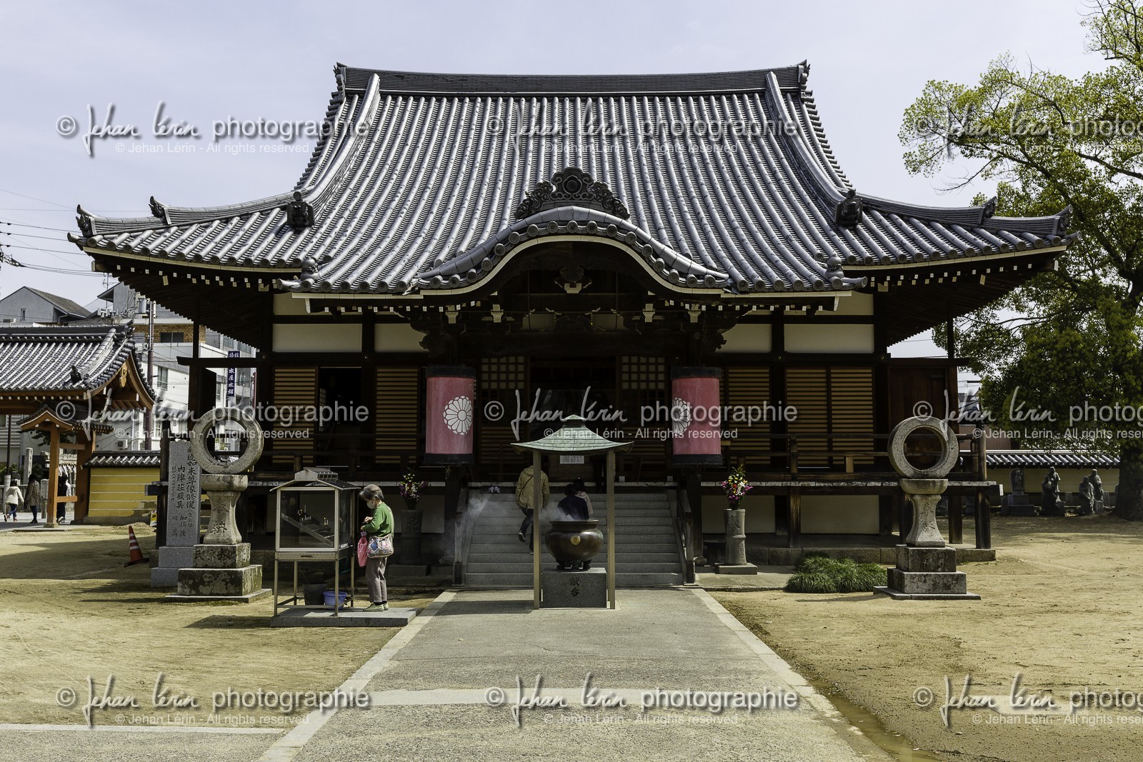 zentsuji_temple-75_shikoku_japon_07-04_2014-1042.jpg